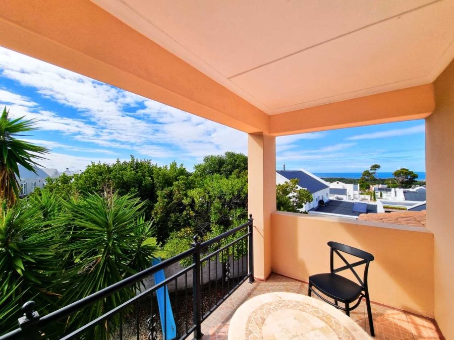 5 Bedroom Property for Sale in Chanteclair Western Cape